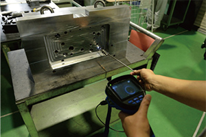 内視鏡による冷却穴の確認